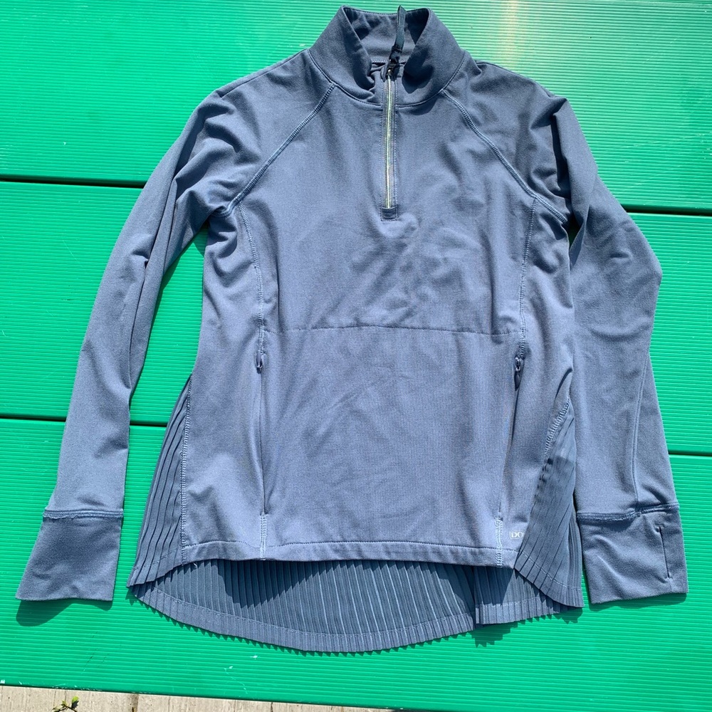 Dover zip up shirt back is very lightweigh.
